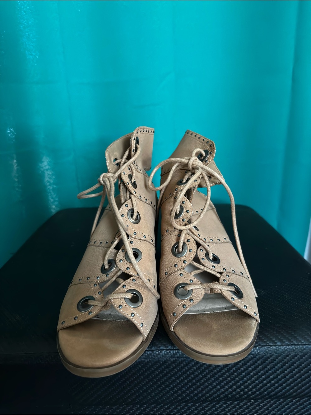 Jessica Simpson Ryanna sandals lace up design w/metal studs. Size 7M